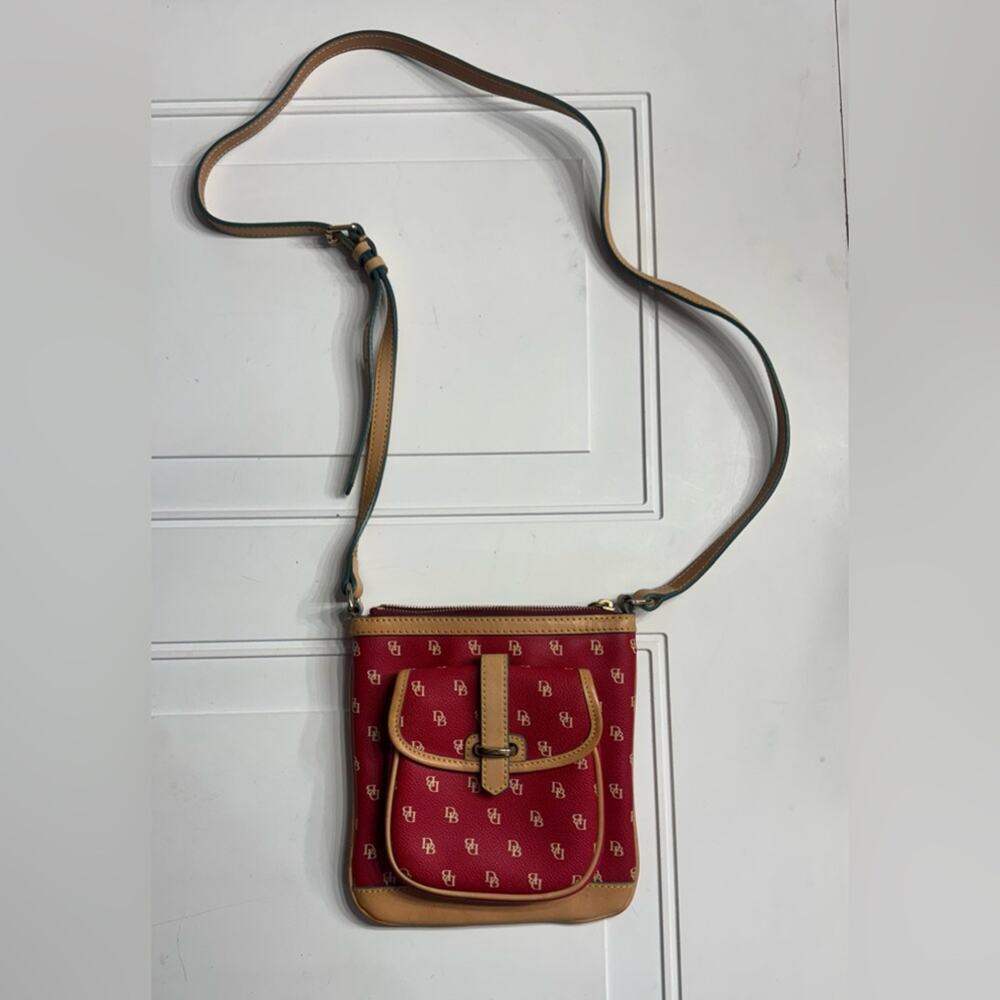Dooney & Bourke Leather Letter Carrier Crossbody Red Tan Monogram Bag Purse - Picture 2 of 5